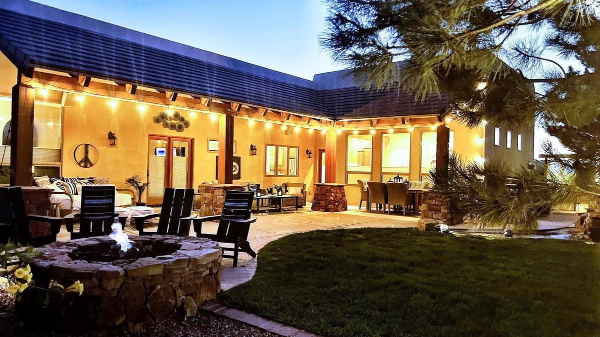 Rio Rancho House | Truly STUNNING~ Minutes to ABQ!VIEWS/Fireplace/Fire-Pit/Outdoor Mecca-Hot Tub!