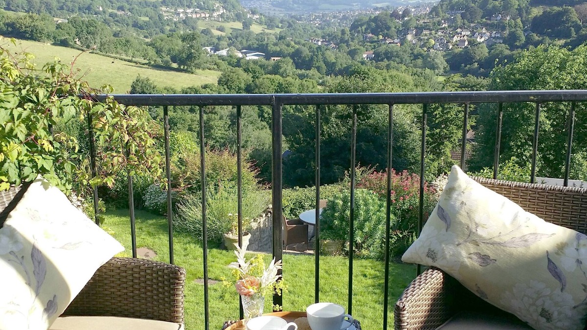 Inchbrook Cottage | Truly STUNNING VIEWS at " beautiful Cotswold cottage" in AONB, Cotswolds England
