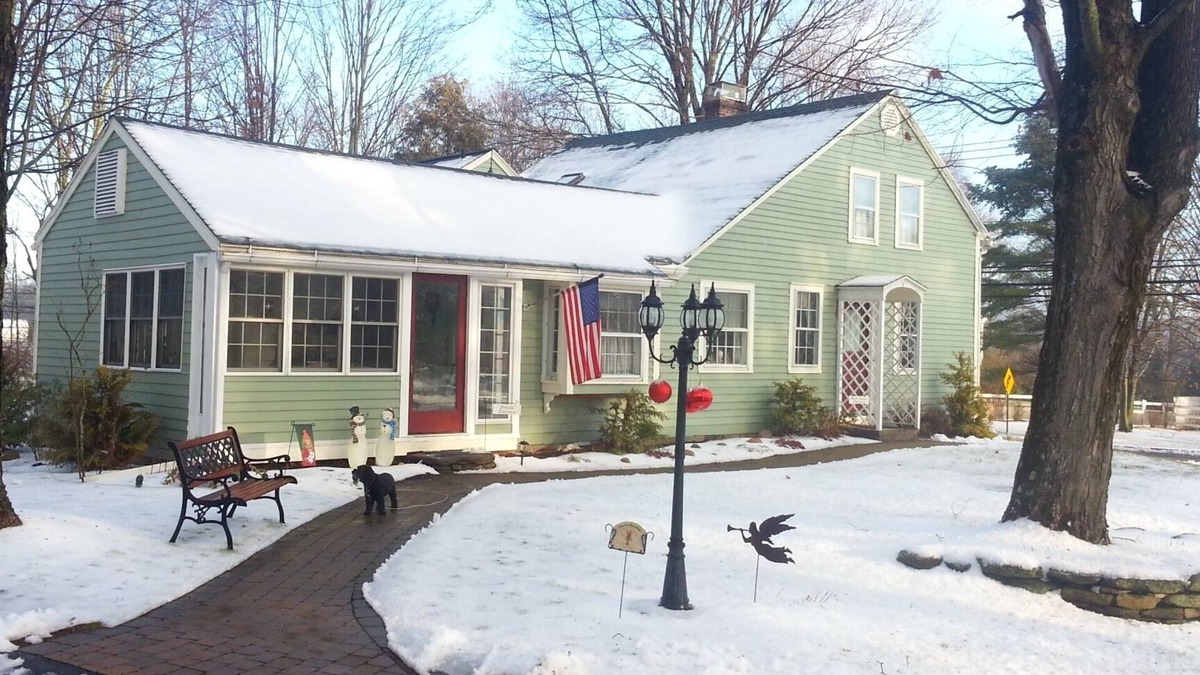 Granby Bed & Breakfast | Truman Gillet House Bed & Breakfast