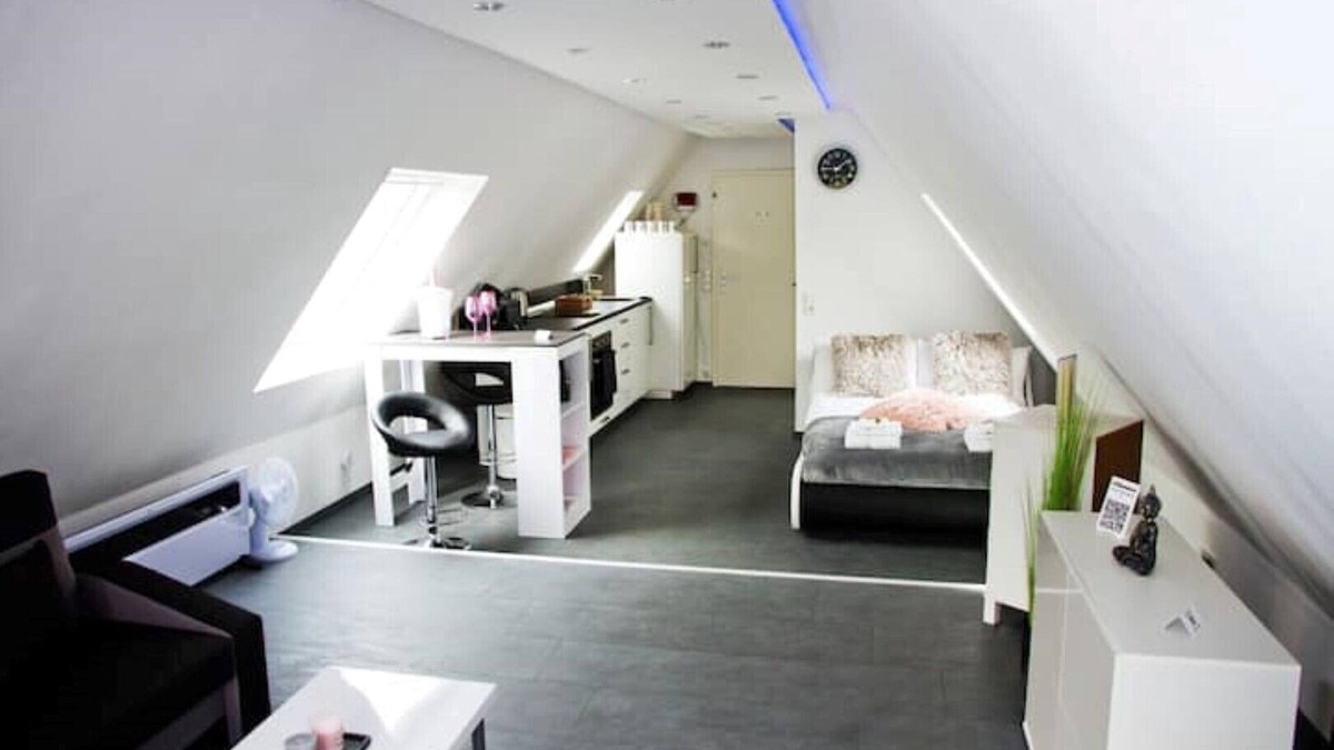 Dortmund Apartment | TRUTH: Studio | Queen bed | Netflix | kitchen