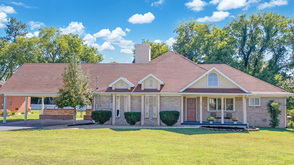 Shelbyville House | tSouthern Comfort Oasis