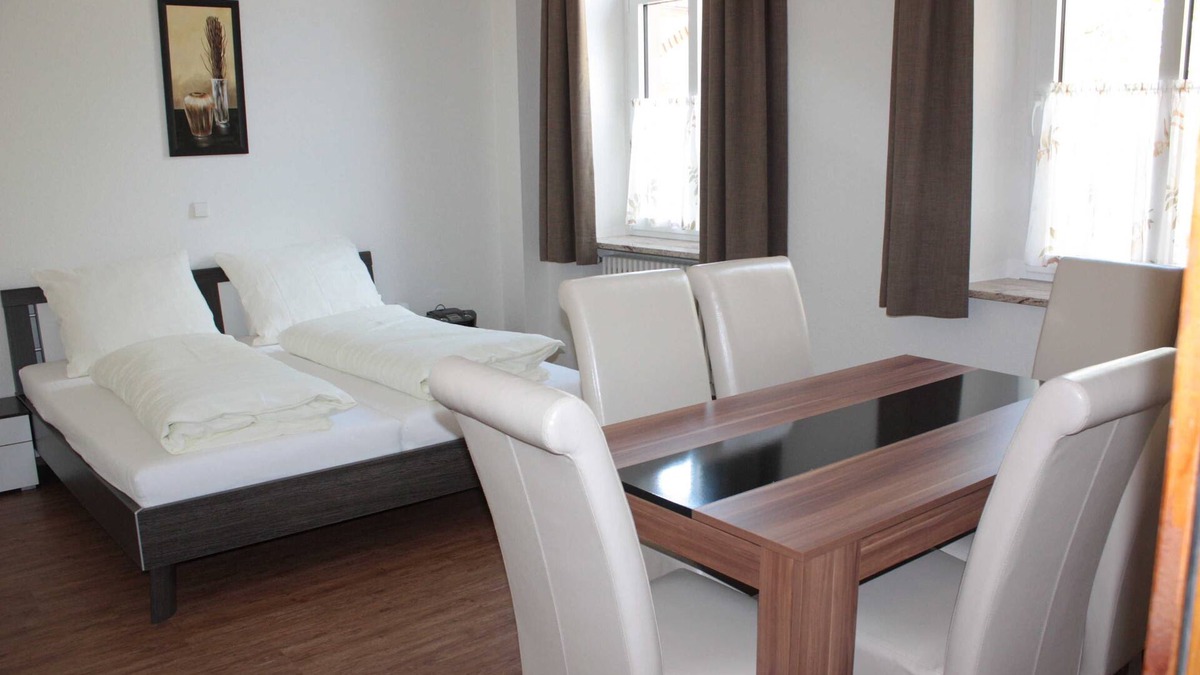 Rheinhausen Apartment | TT Apartment EG near Europa-Park Rust - Thai Tawan Apartments near Europa