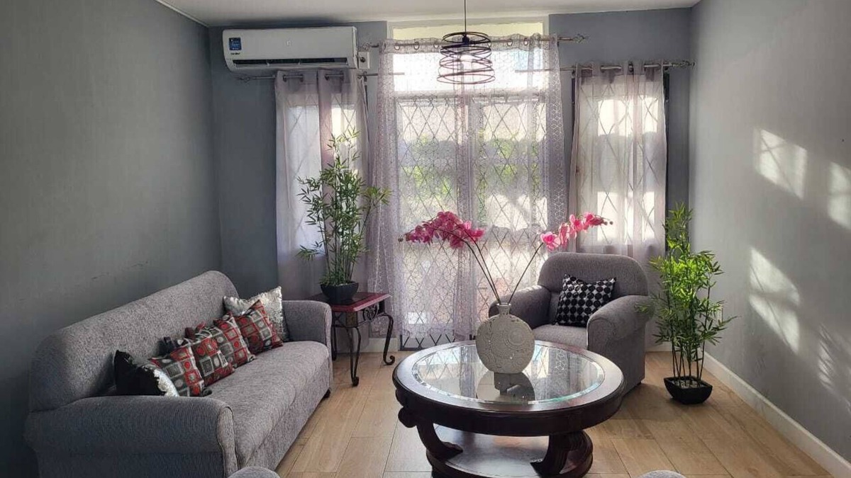 Gulf View House | Beautiful Luxury Townhouse. Next to full service Premier Mall.
