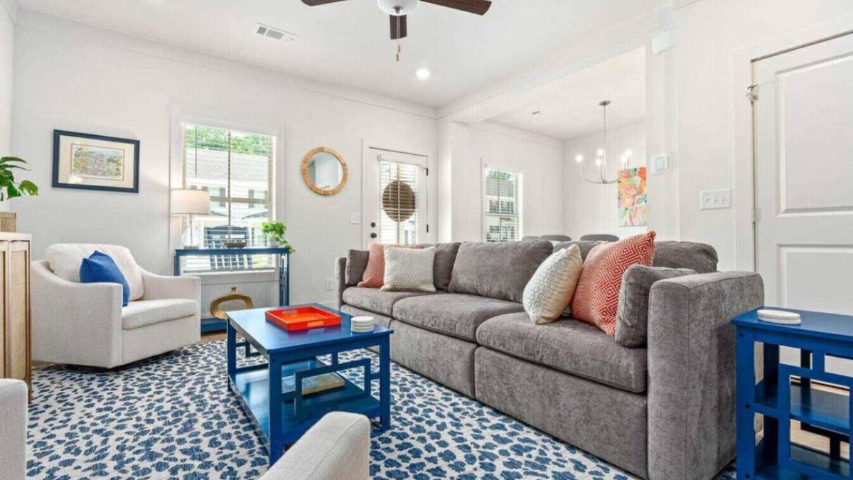 Auburn House | TTR- 1.5 mi to Stadium/Neville Arena, Parking, King Beds, I-85 and Buc-ee's