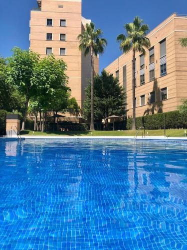 Doctor Barraquer-Grupo Renfe-Policlinico Apartment | Tu oasis de lujo junto al Guadalquivir