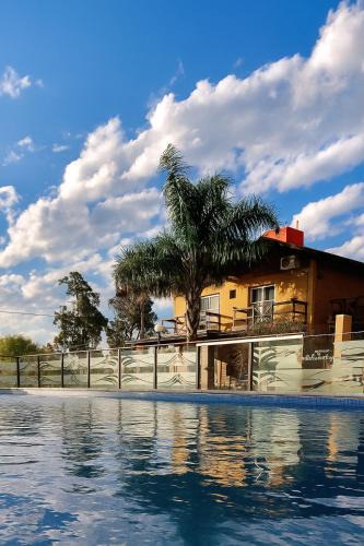Miramar Apartment | Tu refugio en Miramar con pileta y parrilla