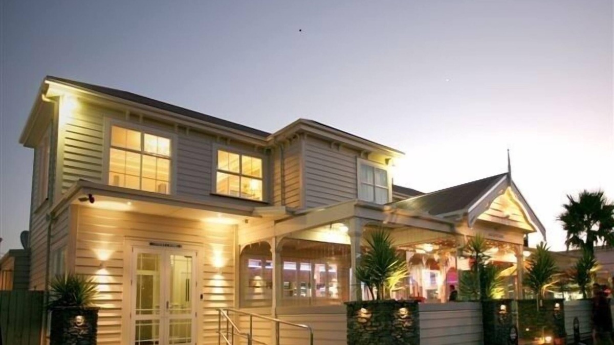 Tuakau Hotel | Tuakau Hotel