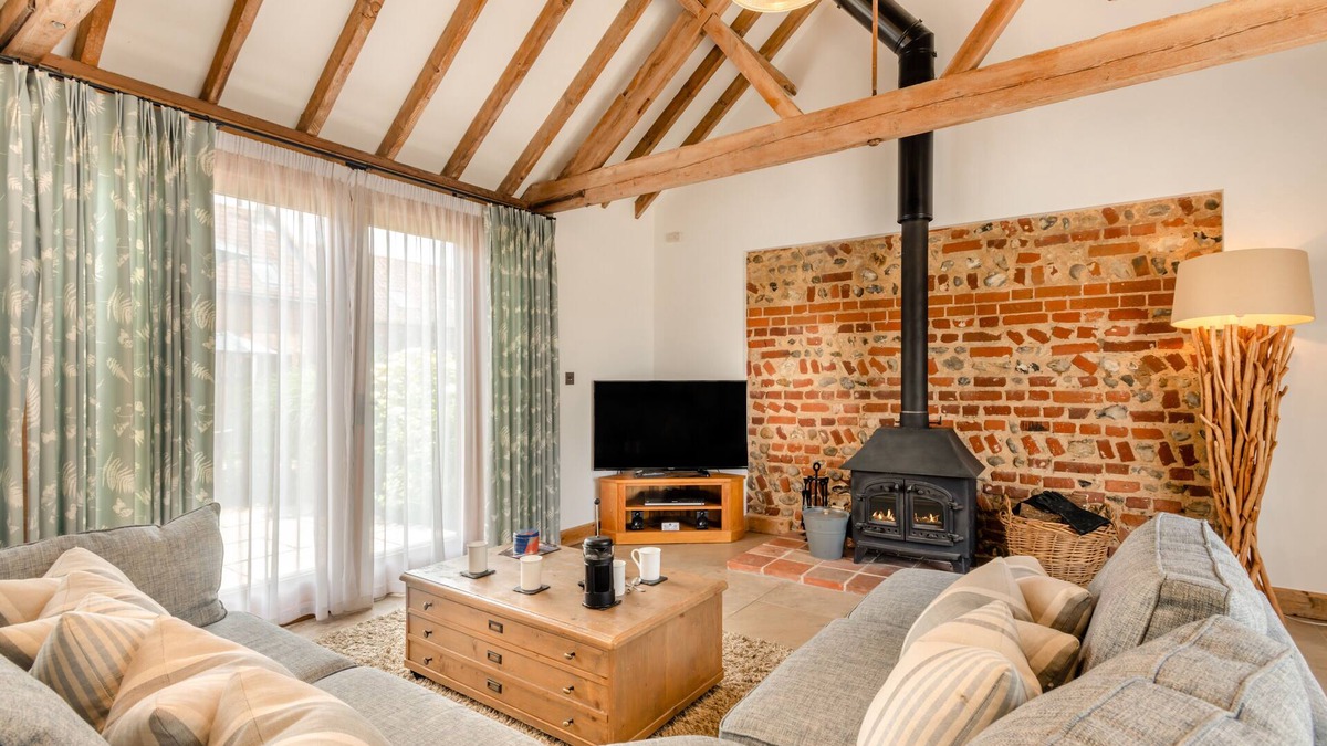 Bodham House | Tuck Barn - Two Bedroom House, Sleeps 4