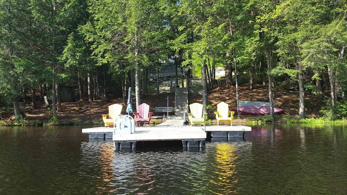 Utterson Cottage | TuckAway Rustic Lakefront Cottage in Muskoka