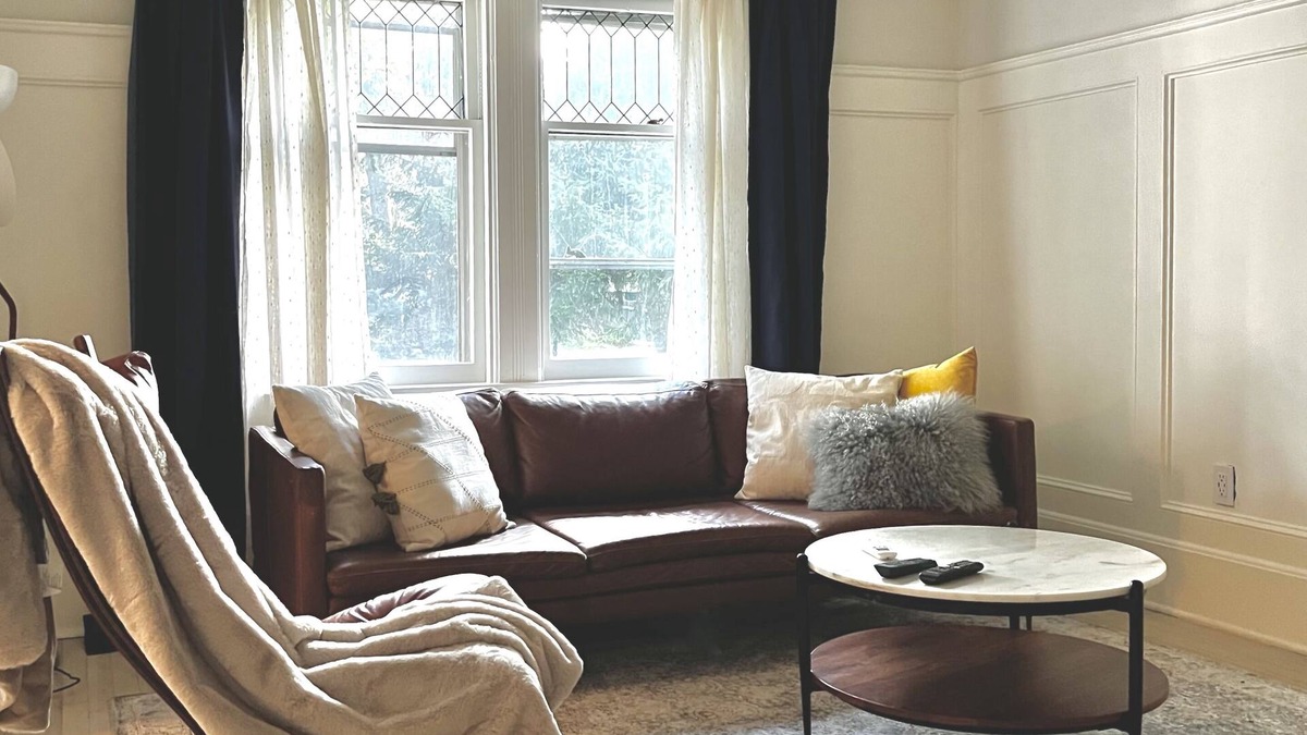 Montclair House | Tucked Away Family Friendly Home - Mins to Parks and Shops - Only 25 min to NYC