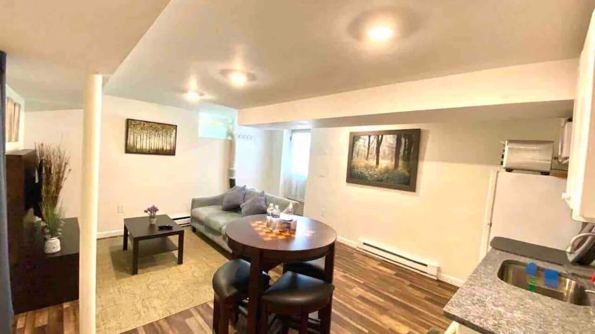 Waltham Apartment | Tucked away garden level studio near Cambridge 2734