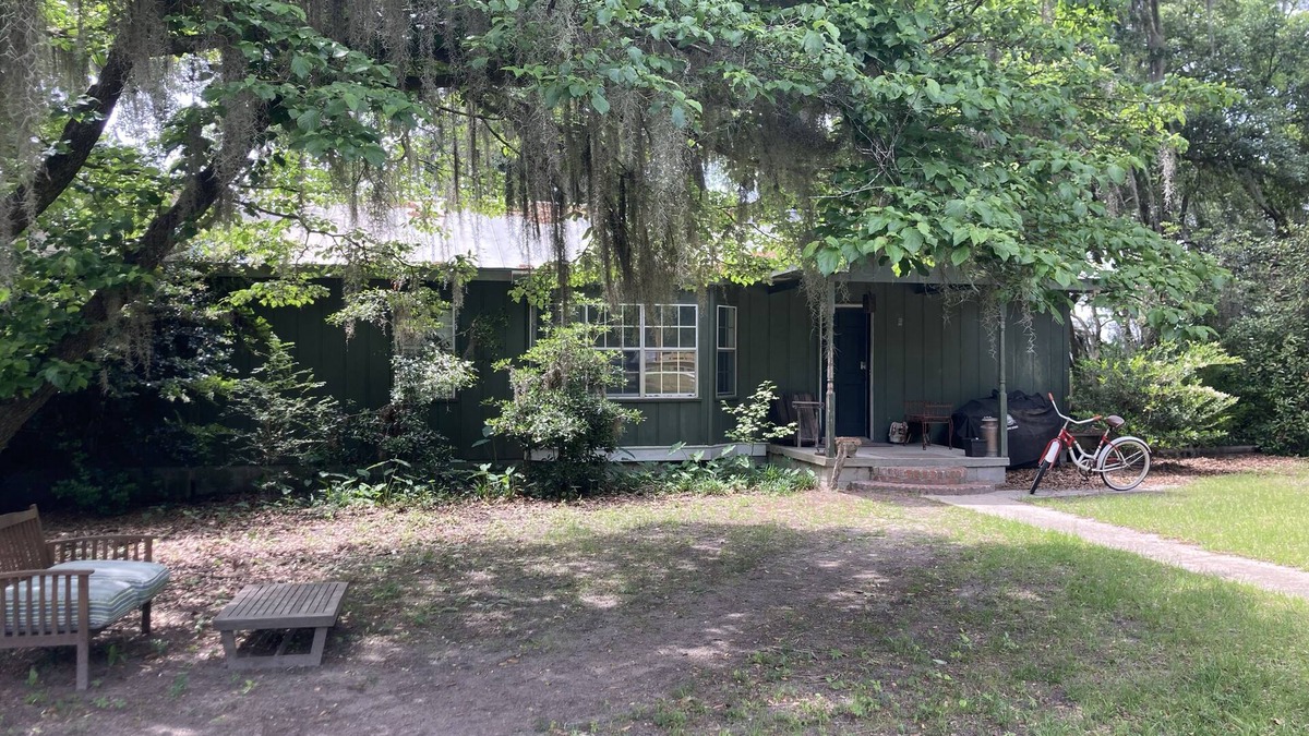 Burton House | Tucked Away Newly Renovated 2 Bedroom/1 Bath, Sleep 8