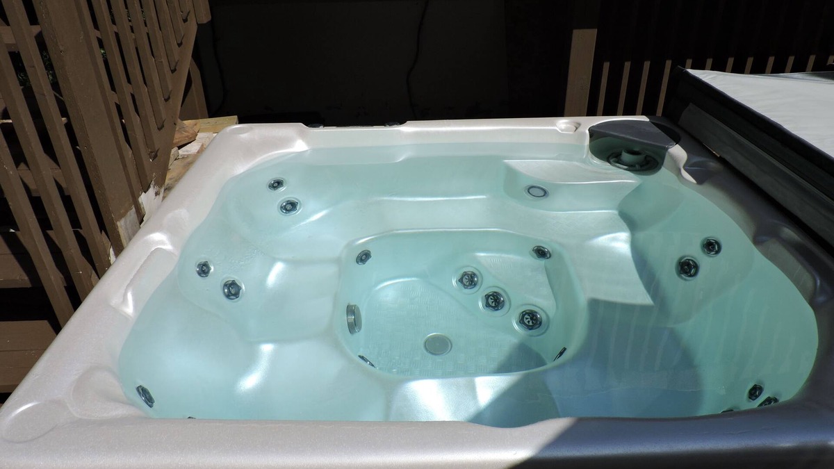 Victoria Harbour Bed & Breakfast | Tucked Inn the Harbour Bed & Breakfast