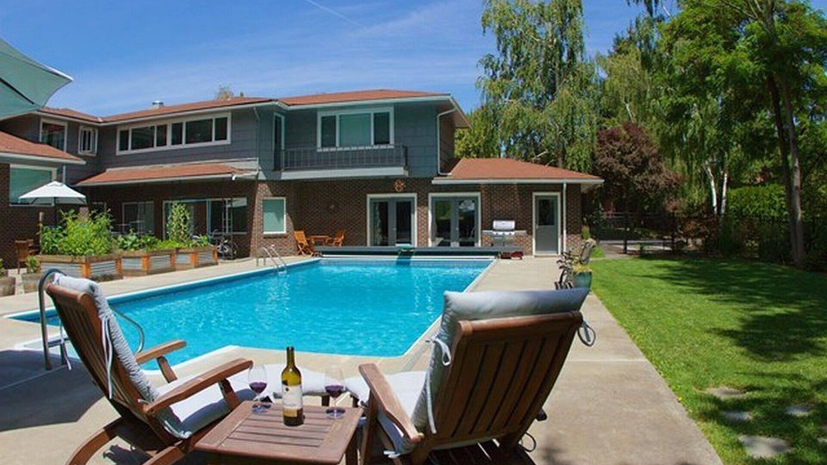 Walla Walla House | Tucker House: Luxury Suite with Pool, Walk to Parks, Downtown & Whitman College.