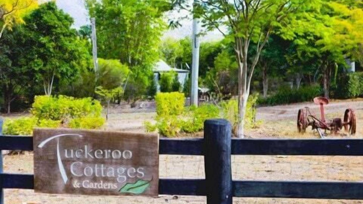 Rathdowney House | Tuckeroo House and Gardens