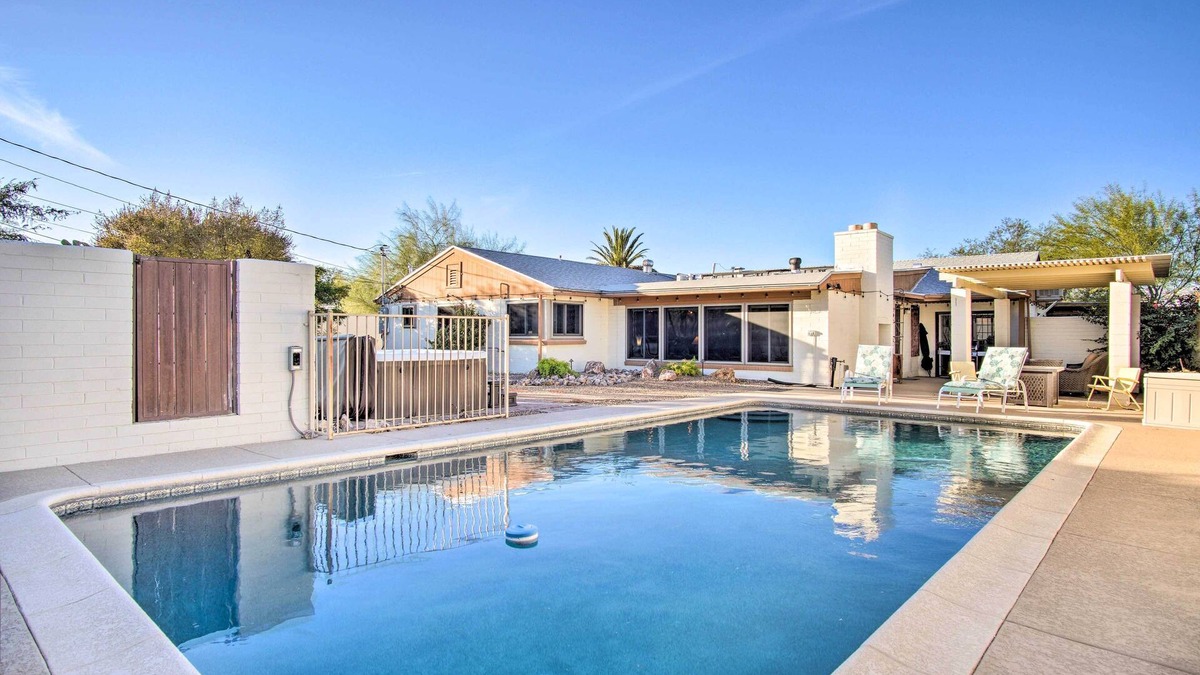 Peter Howell House | Tucson House w/Private Pool: 5 Mi to Downtown!