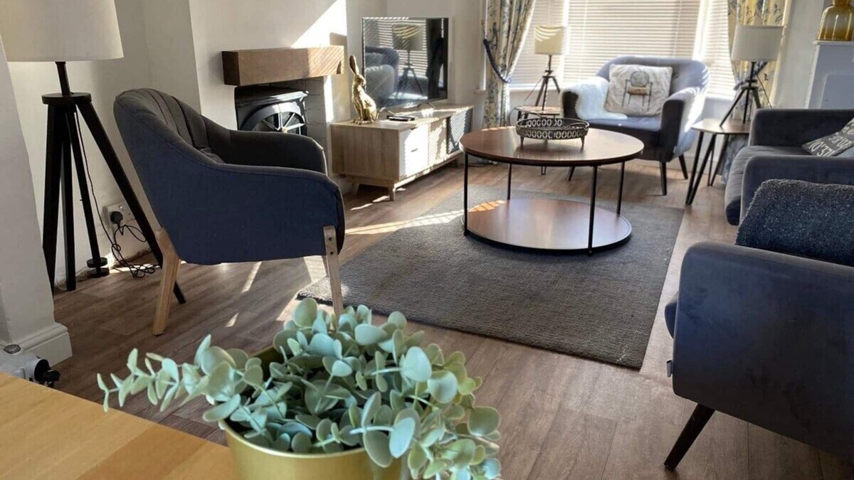 Gloucester House | Tudor House by STAE-Homes