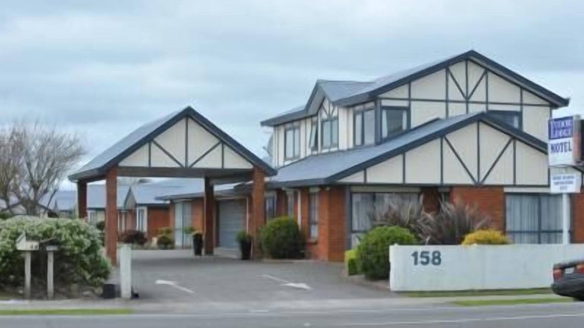 Hawera Hotel | Tudor Lodge Motel