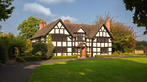 Dunhampton House | Tudor Manor