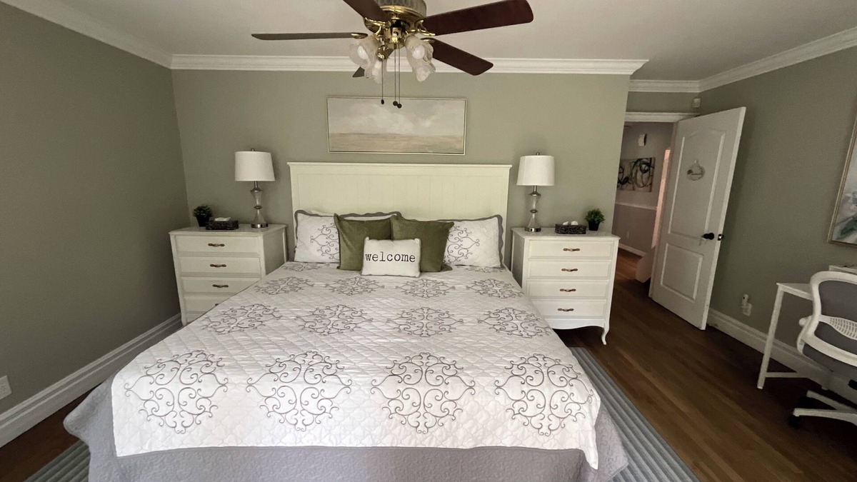 Scugog House | Tudor Pines Bed & Breakfast (plus event/film/wedding venue)