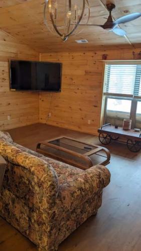 South Rutland House | Tug Hill Fisherman's Paradise Rural and Quiet - Upstairs