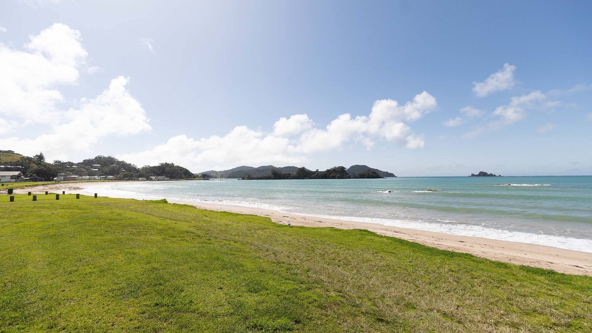 Oakura Bed & Breakfast | Tui Lodge
