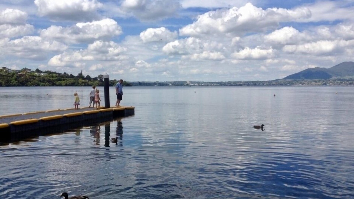 Two Mile Bay House | Tui's Rest - Home away from home