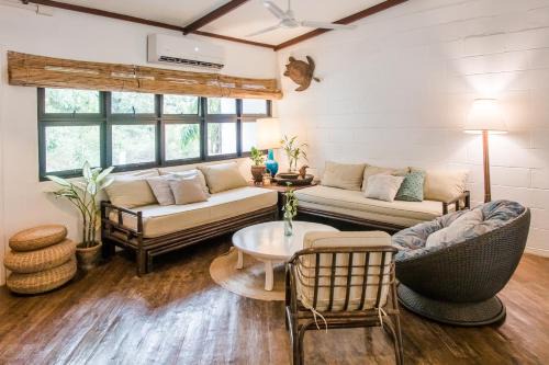 Olongapo House | TUKI Nest Spacious Home with Garden View & Self-Service Breakfast - Large Porch, Subic Monkeys, Pet Friendly with a Fee