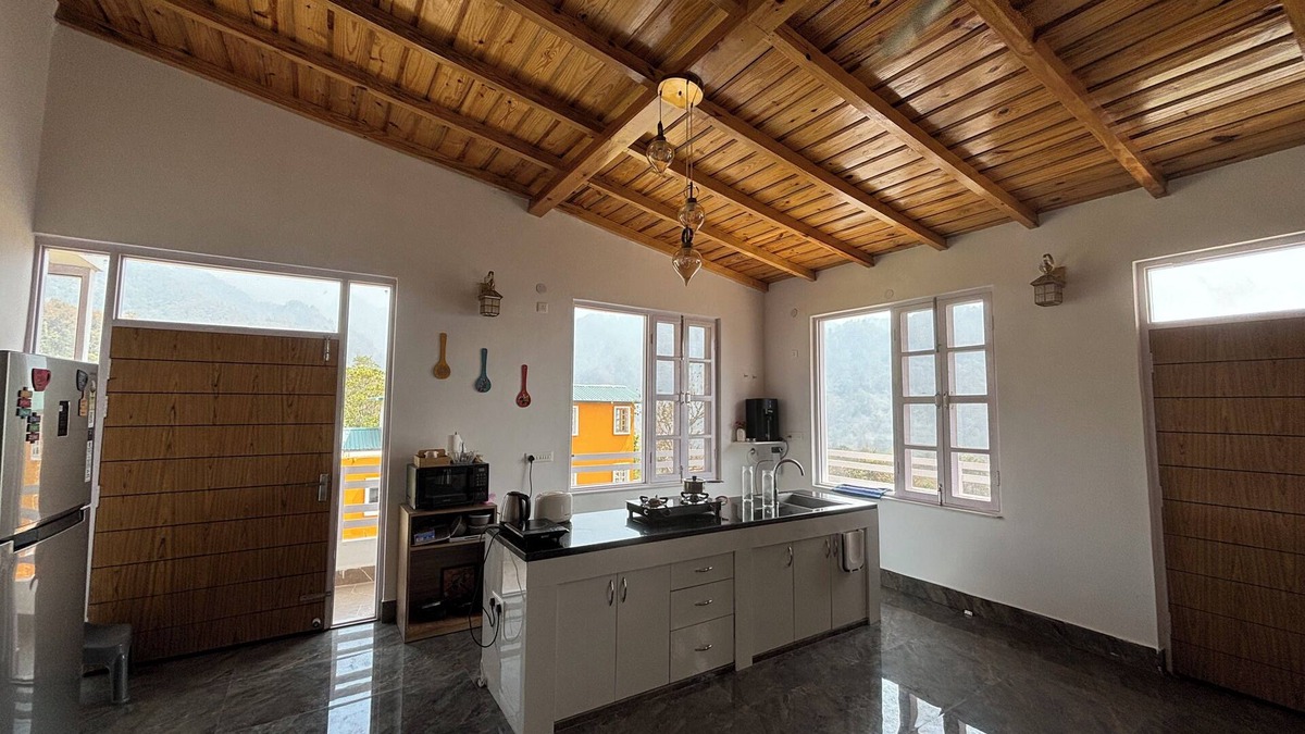 Kotabagh Villa | Tulip Villa with AC in Kotabagh
