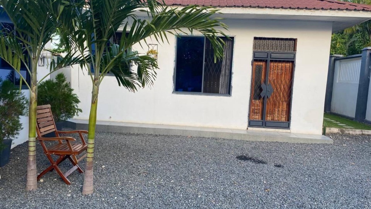 Kunduchi House | Tulivu House - 2-bedroom vacation home close to the beach