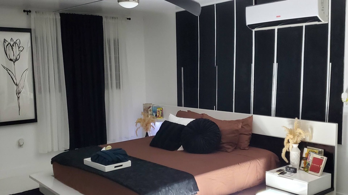 Tibbett's Turn Apartment | Tulixx Onyx. Peaceful quiet, waterfront designer updated apartment.