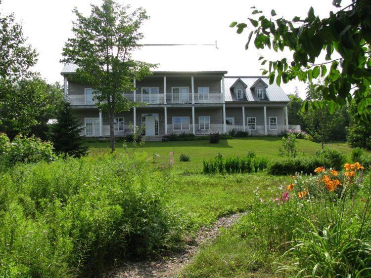 Inverness County Hotel | Tulloch Inn & Gifts