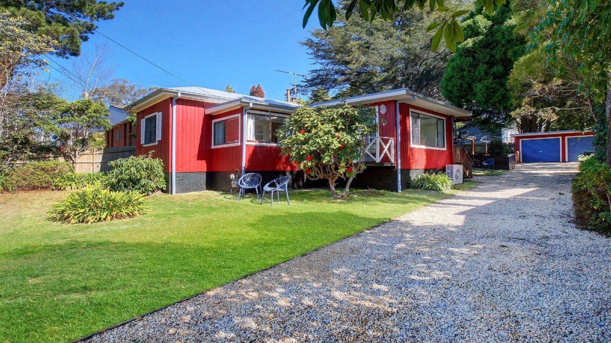 Wentworth Falls House | Tullys Hut - Walk to Hikes & Waterfalls