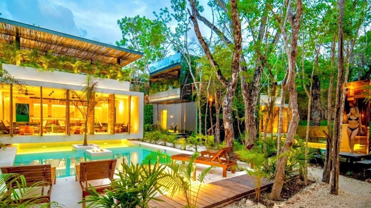 Tulum City Center Apartment | Tulum's Most Instagrammable Mirrored Loft in La Veleta