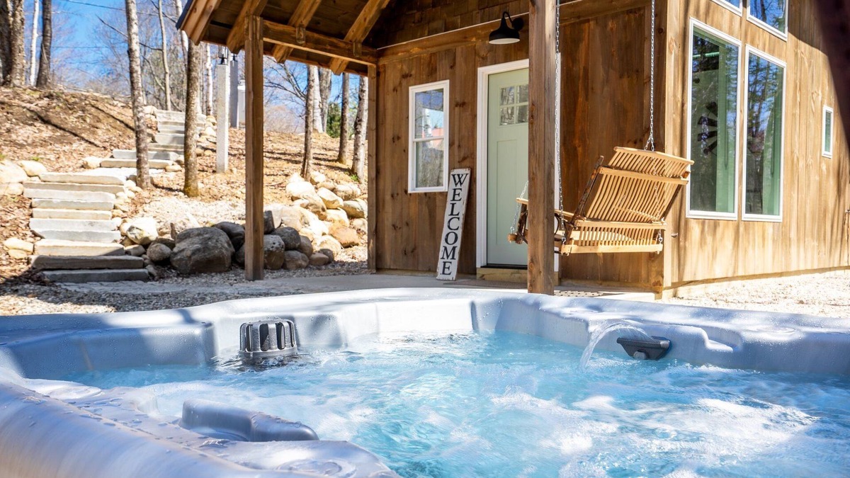 Weld Cabin | Tumbledown Tiny Home w/Hot Tub! Awesome hiking area!