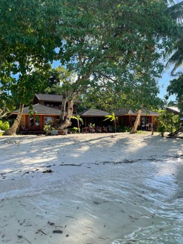 Nuhu Roa Bed & Breakfast | Tumbuh Oasis