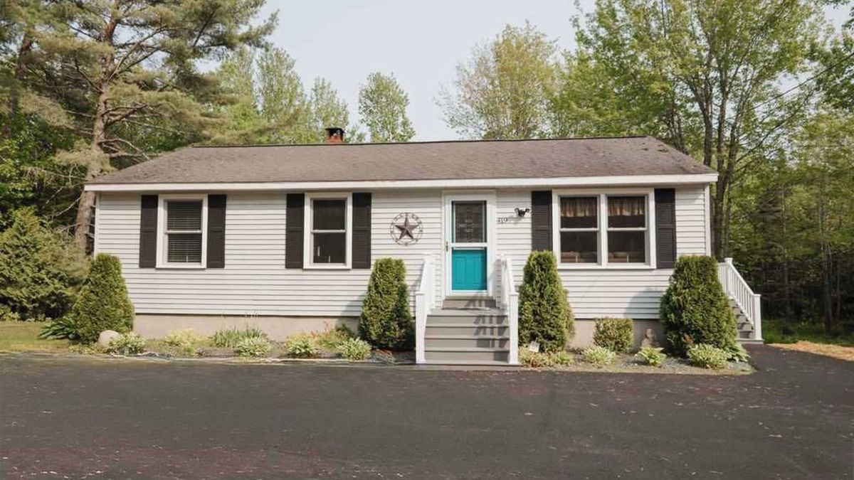 Sullivan House | Tunk Retreat- Close to lakes & hiking!