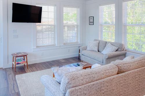 Historic Downtown Apalachicola Apartment | Tupelo Suite