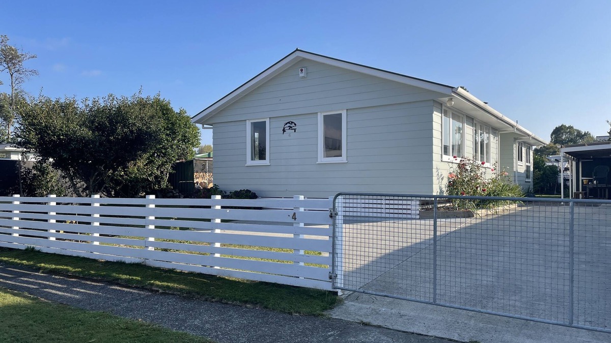 Turangi House | Turangi town, cosy.urban hideaway, room for all,