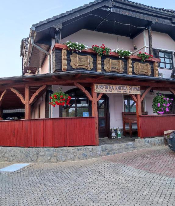 Dvor Apartment | Turistična kmetija Štupar