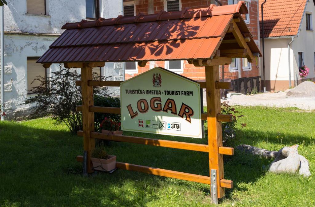 Zerovnica House | Turistična Kmetija Logar