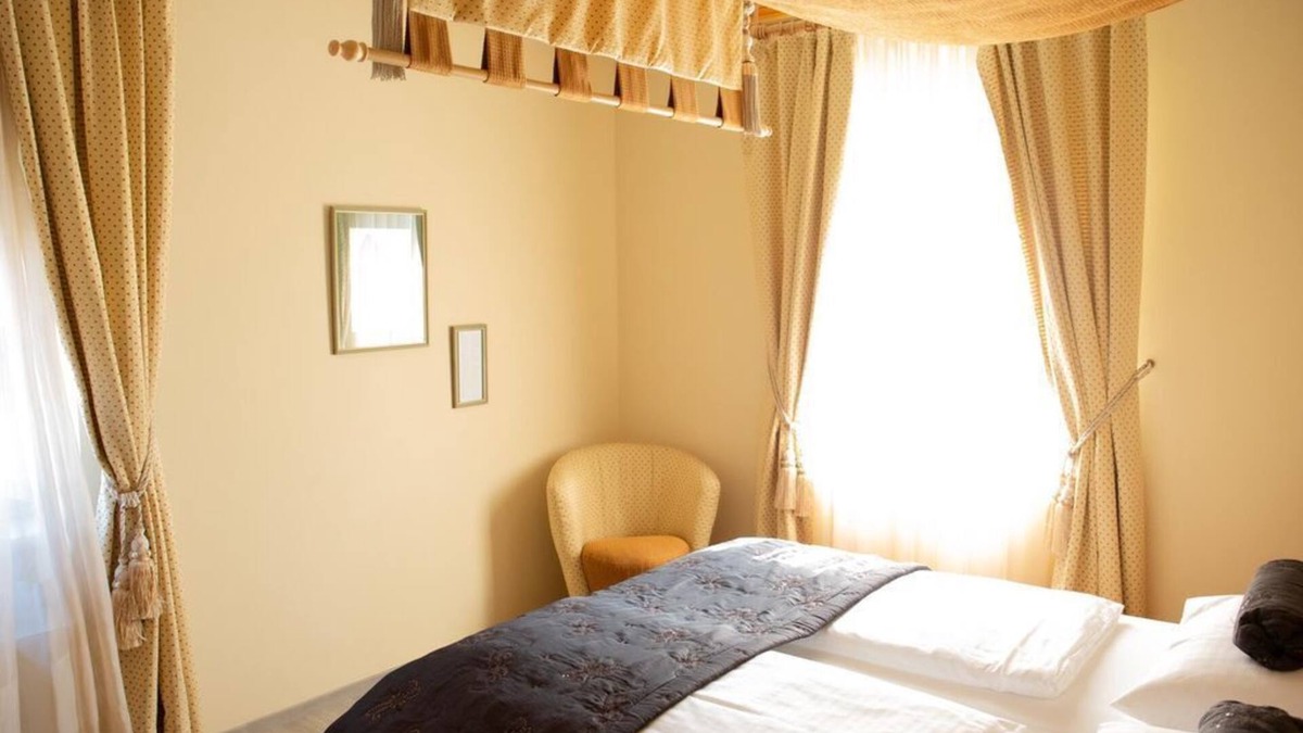Gols Bed & Breakfast | Turm Zimmer - Landhotel Birkenhof