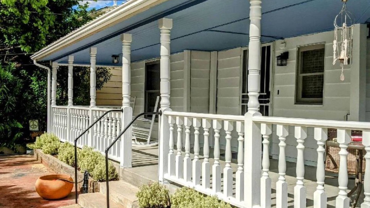 Bisbee House | Turn-of-the-Century Gem! The Painted Lady.