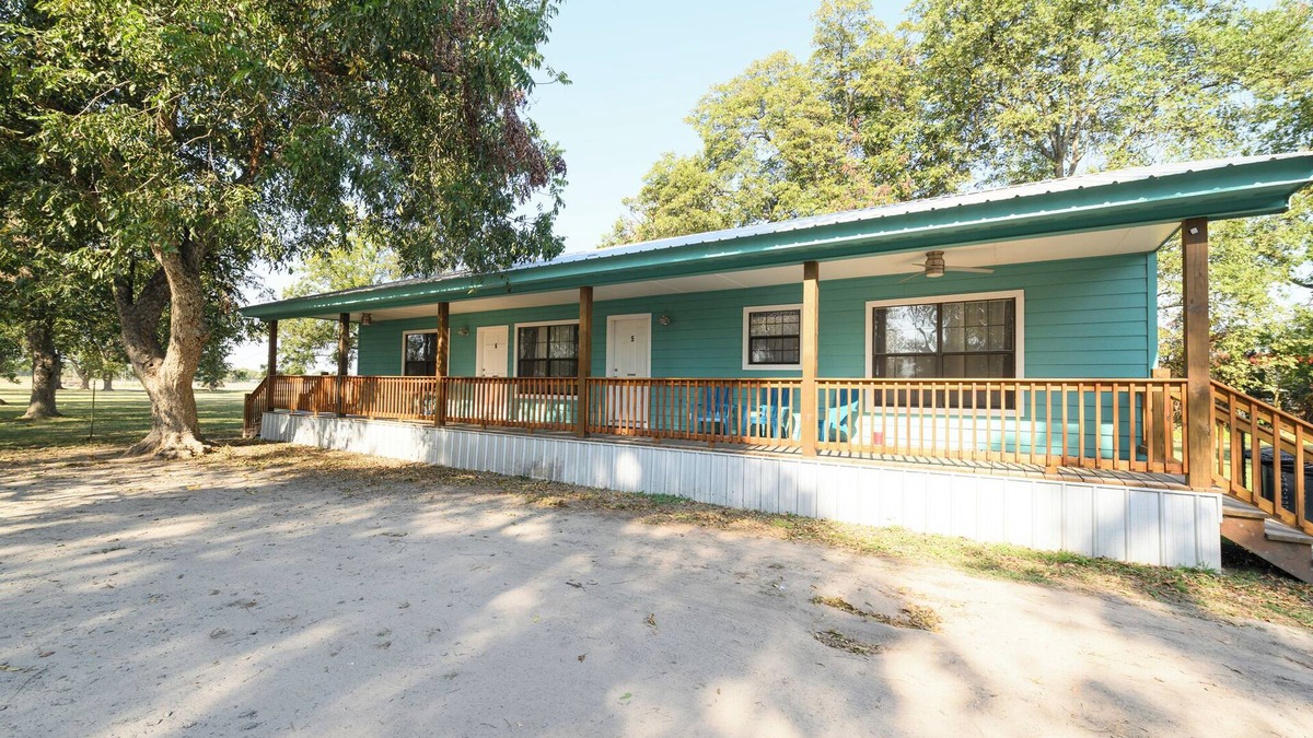 Lake Village Cabin | Turn On Inn