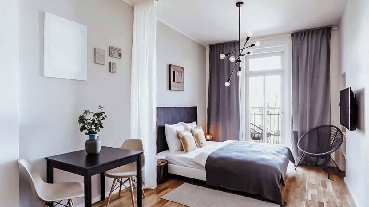 Zizkov Apartment | TurnKey | King George Studio I