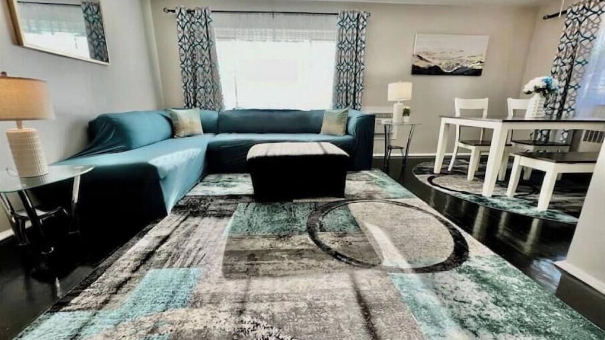 West Price Hill Apartment | Turquoise Tranquility 2 Bedroom Apartment 13 Minutes to Downtown