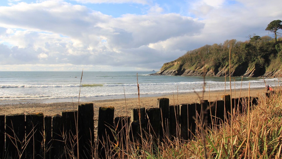 Caerhays Cottage | Turreted gatehouse to the historic Caerhays Castle located on the beach on the south Cornish Coast