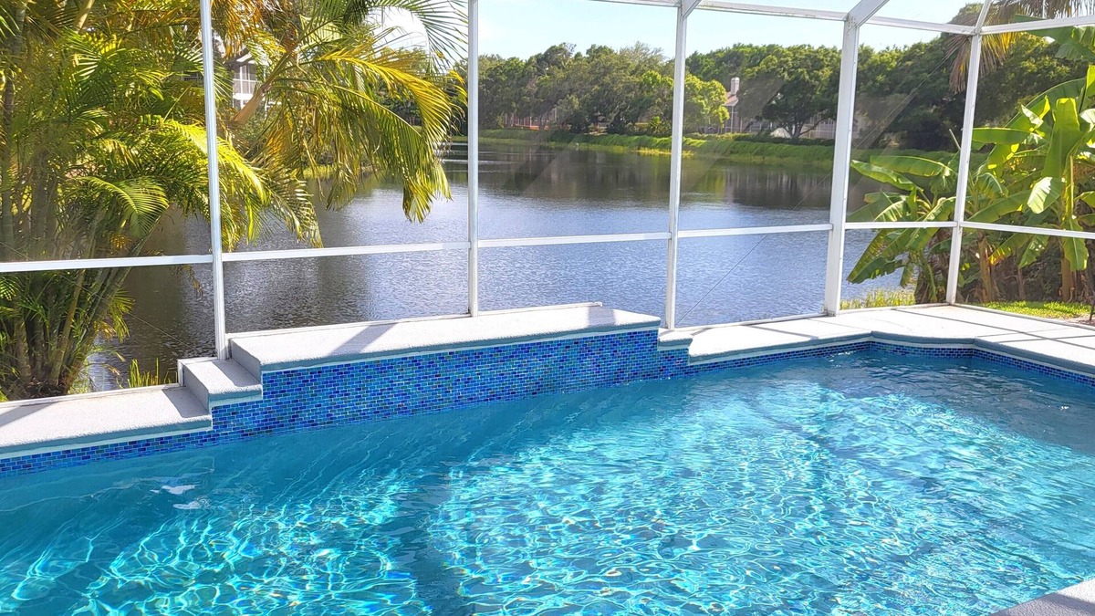 Palma Sola House | Turtle Cove! Heated Pool, Movie Room, Pool Room, Lakeview, Close to Anna Maria