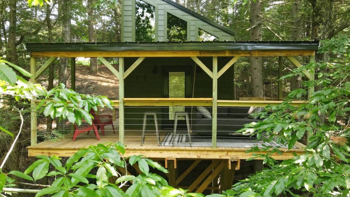 Campton House | Turtle Hatch-Hillside Cottage