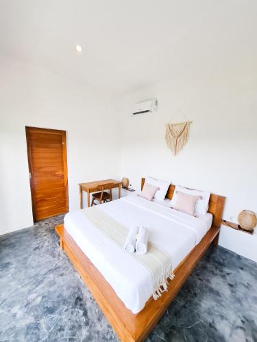 Mendoyo House | Turtle House Surf & Stay